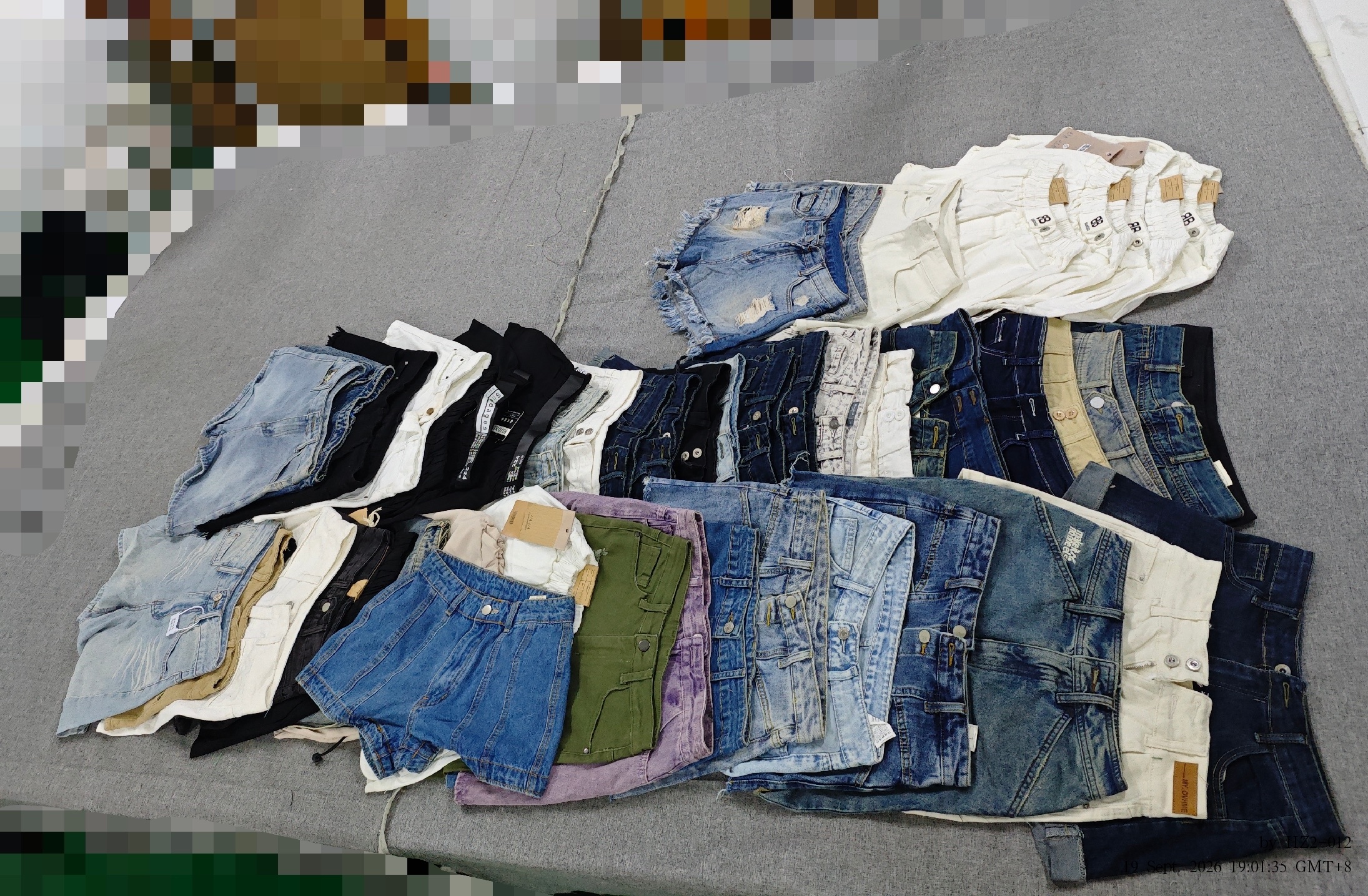 50 pcs shorts jeans - Image 2